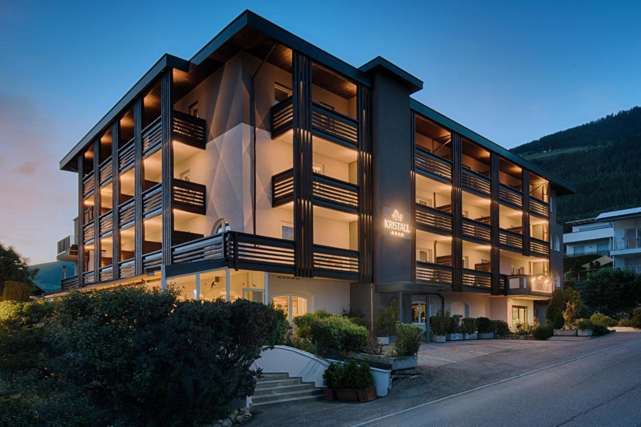 Hotel Kristall Фалцес Екстериор снимка