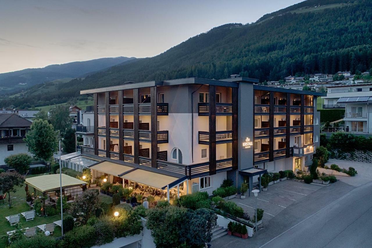 Hotel Kristall Фалцес Екстериор снимка