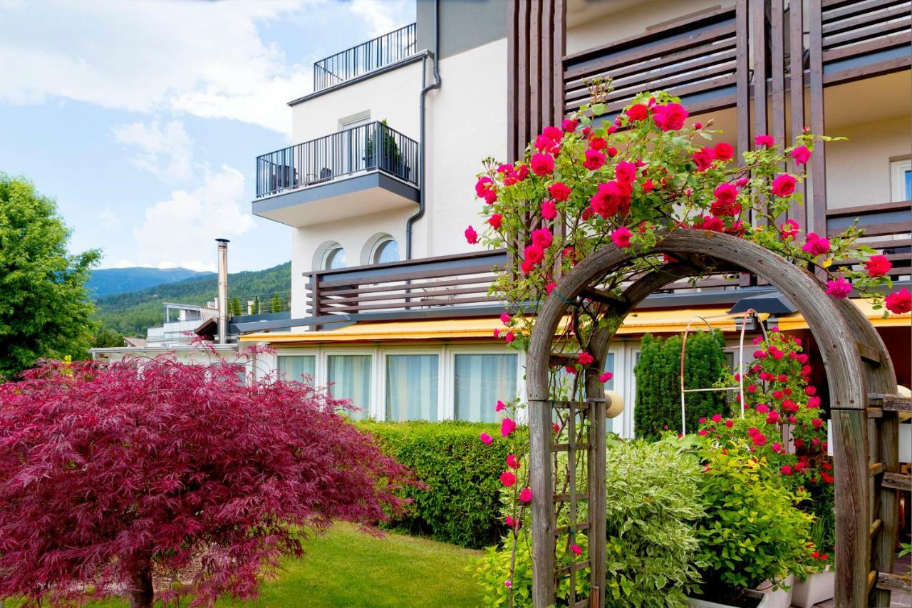 Hotel Kristall Фалцес Екстериор снимка